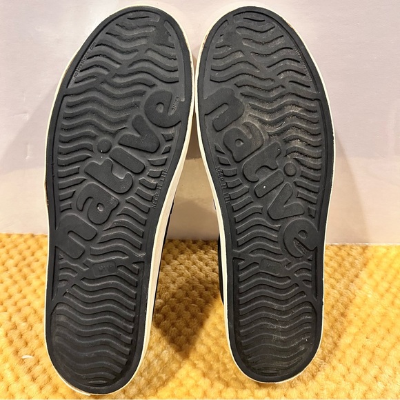 Native slip-on shoes men’s size 11 - Picture 2 of 9